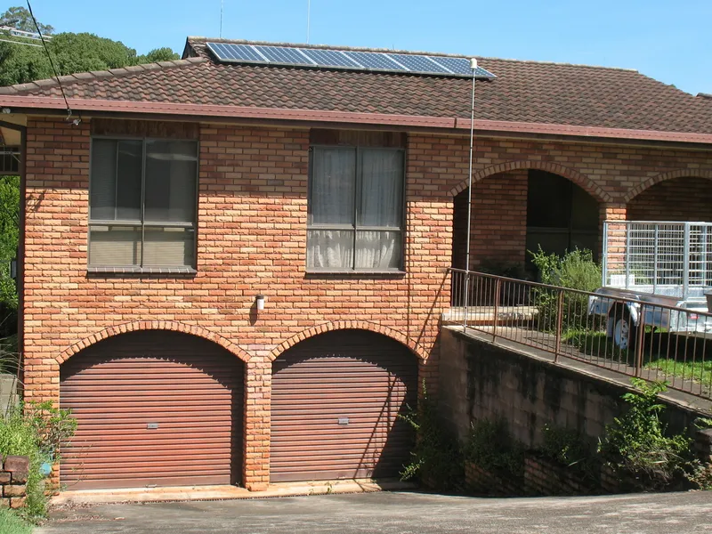 Three bedrooms + 2 rooms first floor.