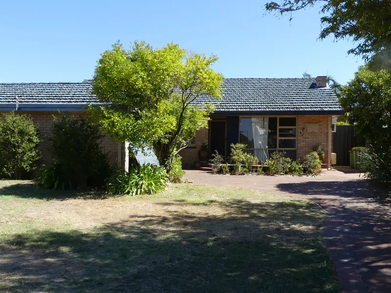 GREAT LOCATION ORIGINAL CHARACTER FAMILY HOME