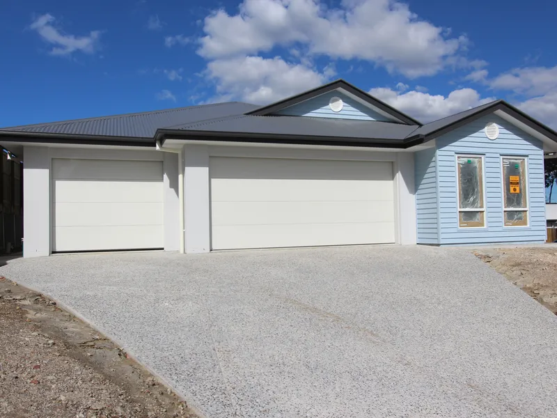 3-Bedroom Home in walking distance from Lush Reserve!