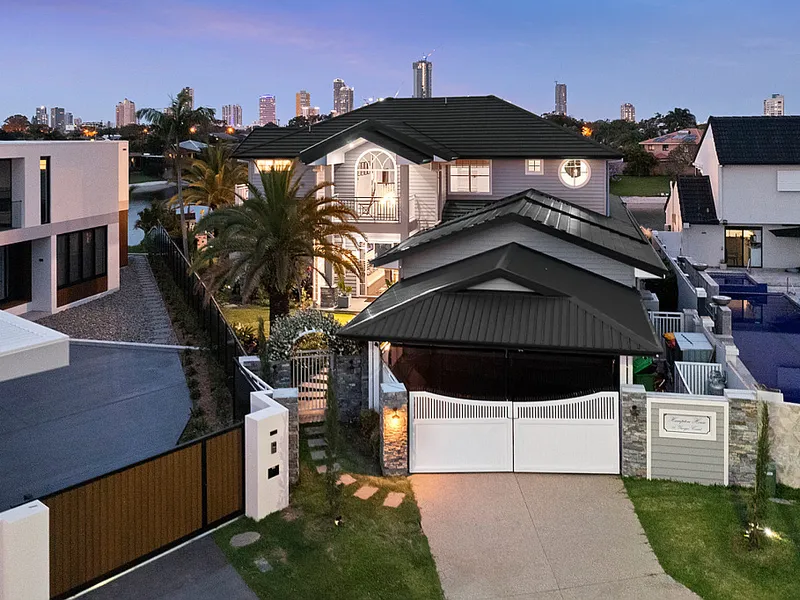 Superior Hampton's Luxury on a Point Position 1013m Block