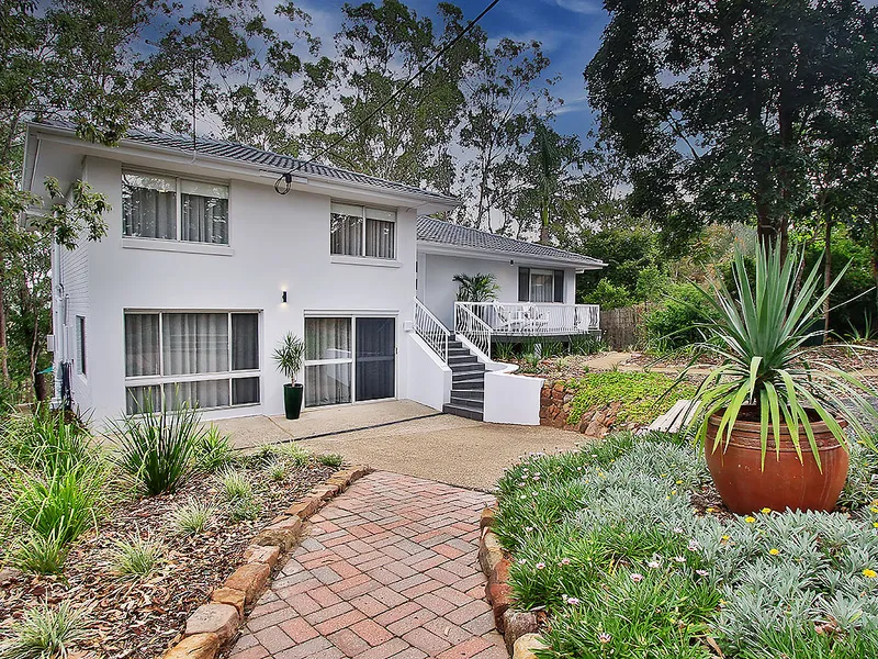 Chic Family Living – An absolute MUST inspect!