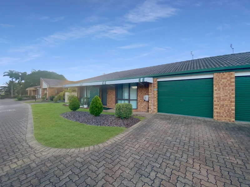 Popular Palms Villa, Ready To Go