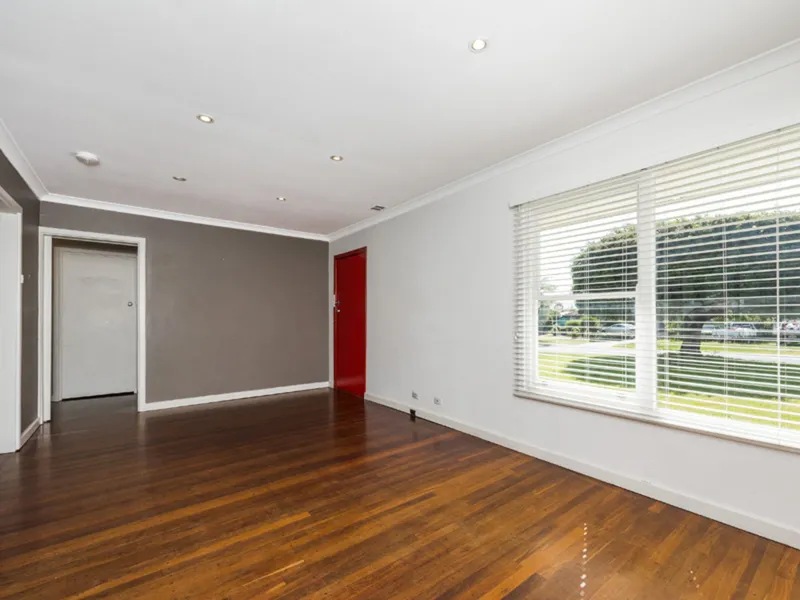 Character Home Ready to Move In!!