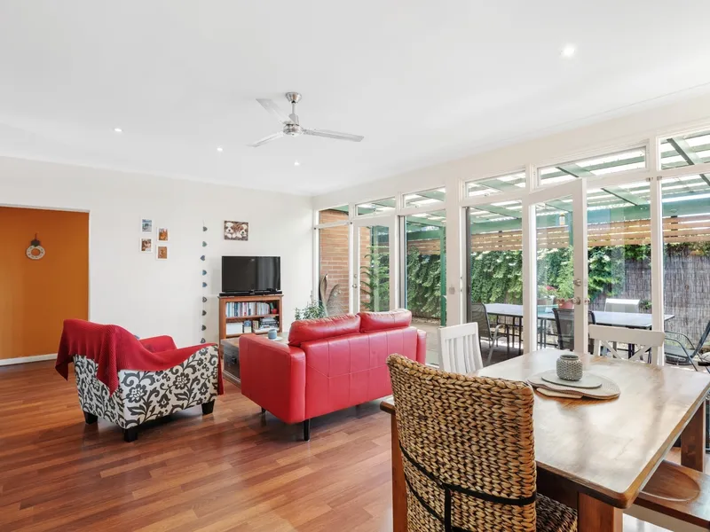 GREAT FIRST HOME OR INVESTMENT OPPORTUNITY 