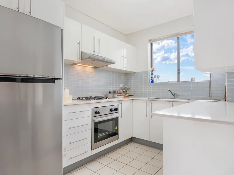 FANTASTIC FIRST HOME OR INVESTMENT OPPORTUNITY!