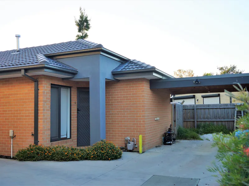 Lovely Near New Unit