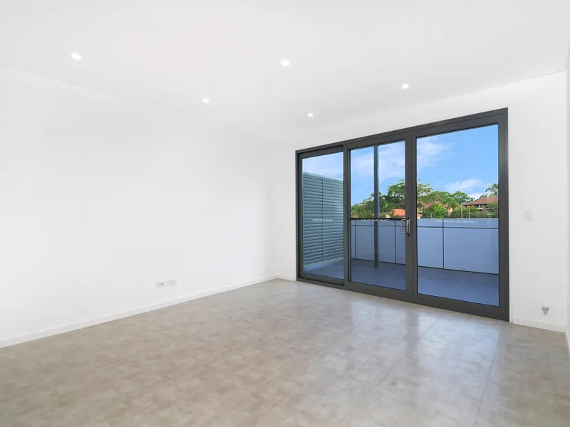 Spacious One Bedroom With Study Area