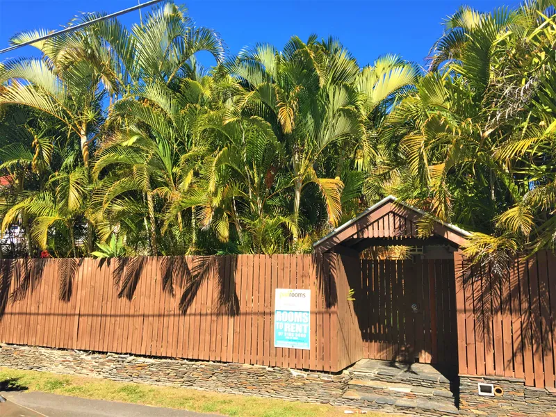 PRIVATE AIR CONDITIONING AND TV IN KELVIN GROVE CLOSE TO QUT 