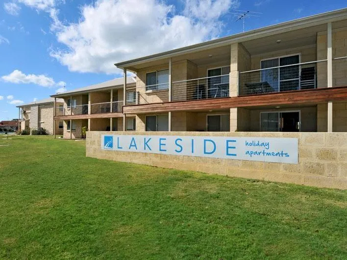 LAKESIDE APARTMENTS
