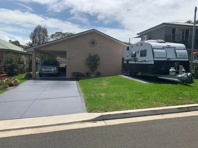 MODERN HOME WITH FANTASTIC SHED & CARAVAN PAD