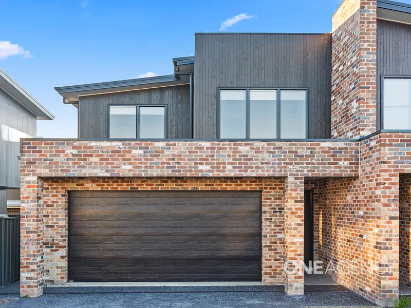 BEAUTIFULLY APPOINTED IN A PEACEFUL NEW ESTATE