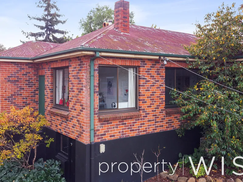 Perfectly Positioned in Pedder!