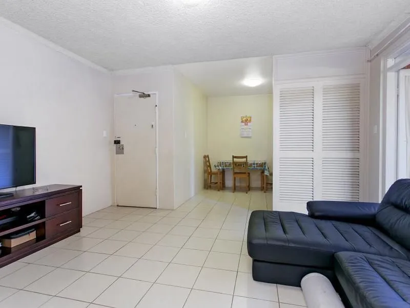 Stunning, Great Value Unit, In Prime Location