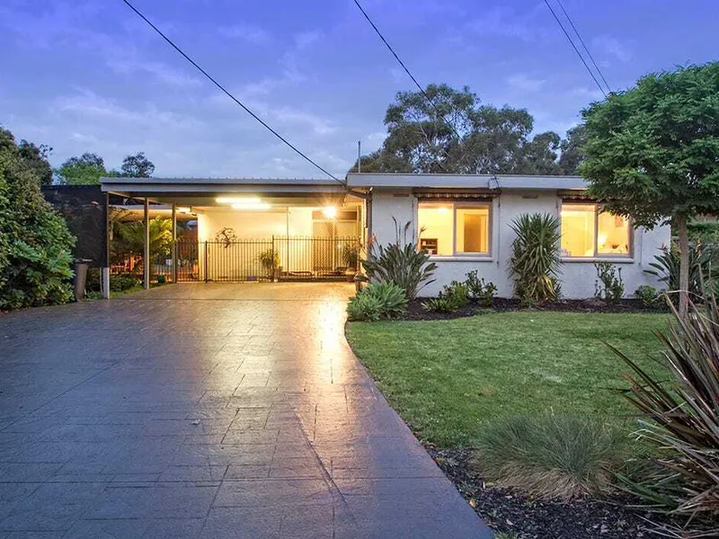 Spacious Family Residence With Separate Granny Flat