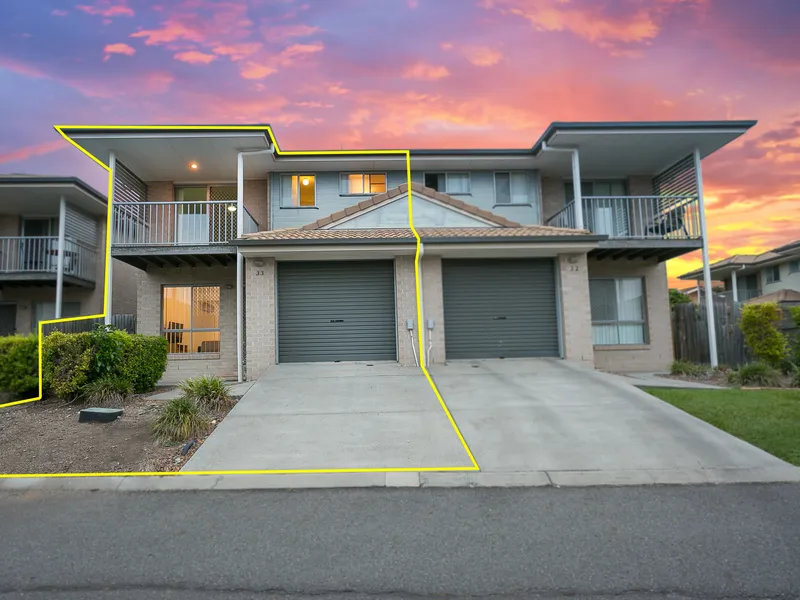 Immaculate unit ideally situated in a prime position, in a secure complex, well within walking distance of all amenities