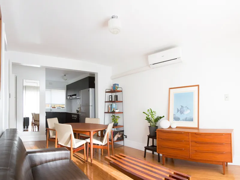 Beautiful Two Bedroom Apartment in Williamstown
