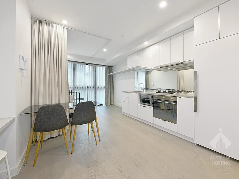 Modern Elegance in the Heart of Melbourne | One-bedroom Furnished Apartment