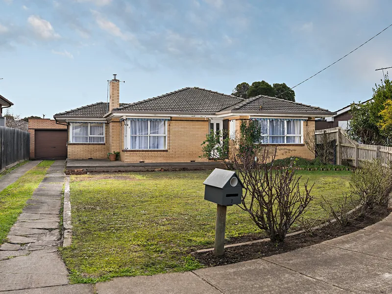 Retro Style with Family Space