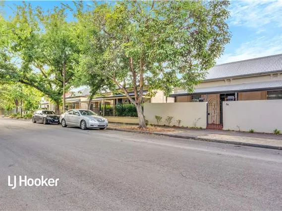 Garden Maintenance included!!