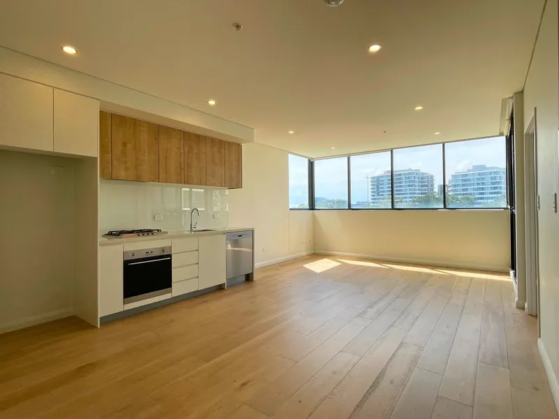 One Bedroom + STUDY In The Heart of Wolli Creek
