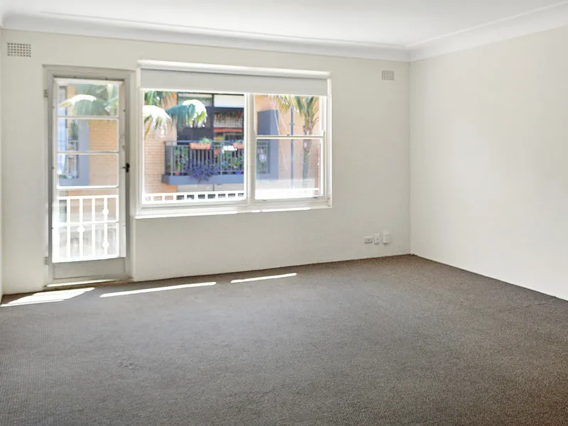 CENTRAL TWO BEDROOM APARTMENT