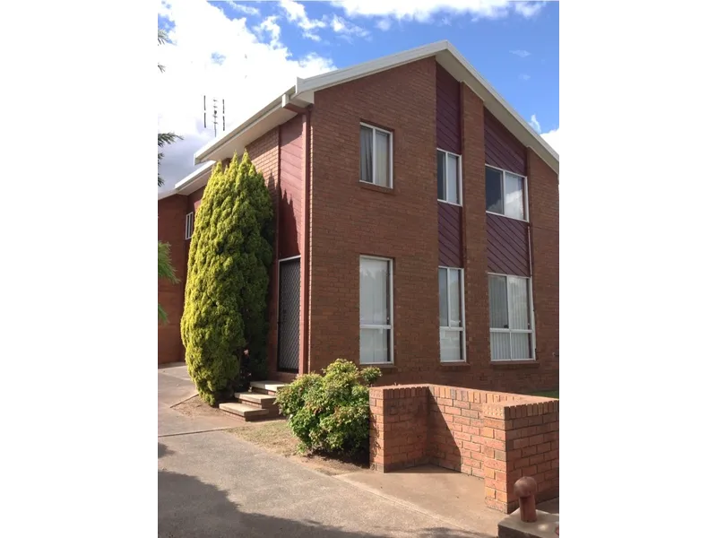 2 BEDROOM UNIT NORTH TAMWORTH