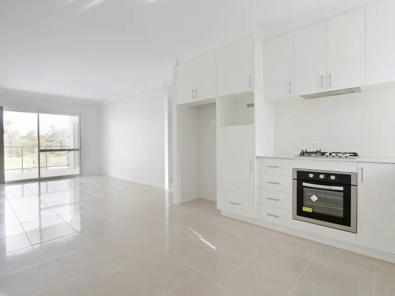 BEAUTIFUL APARTMENT WITH PARKLAND OUTLOOK