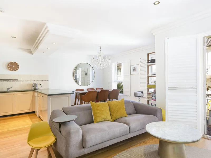 Beautifully presented two bedroom unit