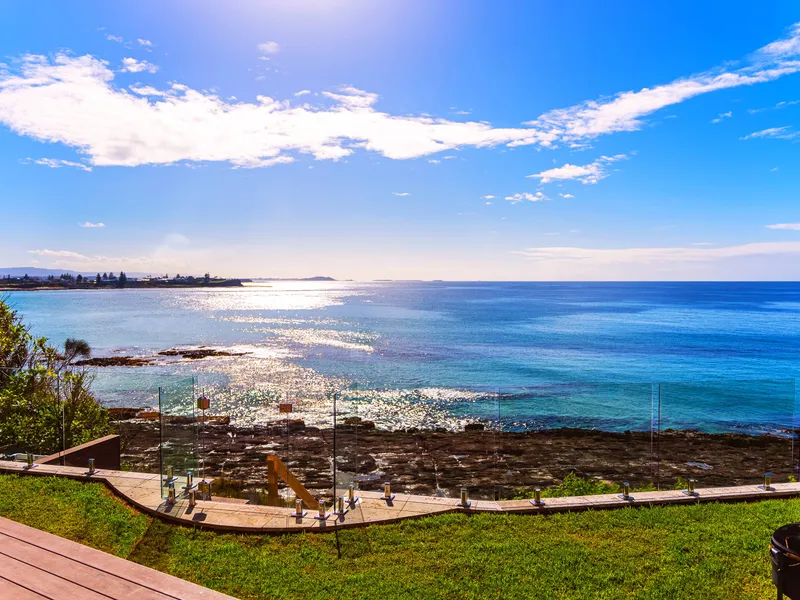 Luxury Home, Beachfront Location & Panoramic Views