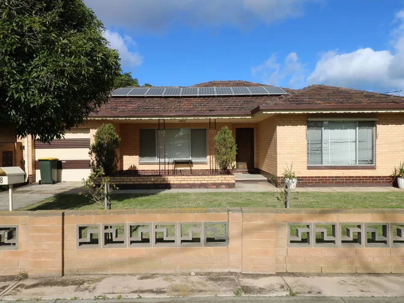 Well Established 3-bedroom home in Taperoo!