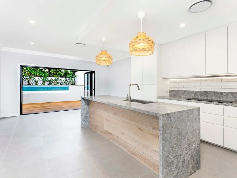 LUXURY BEACHSIDE VILLA WITH SPARKLING POOL