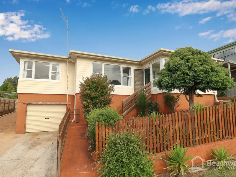 Delightful Home With Stunning Views