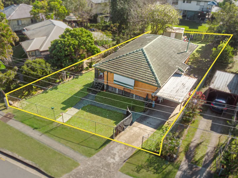 Opportunity Knocking! Prime Investive, Downsizers Dream or First Home Galore! 