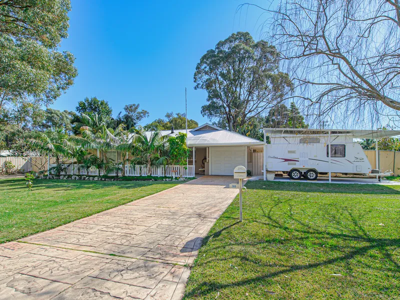 Live a Fantastic Lifestyle on over 2000sqm with room to park Extra Vehicles