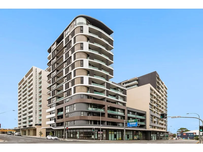 Nearly new 1 bedroom apartment in the heart of Hurstville