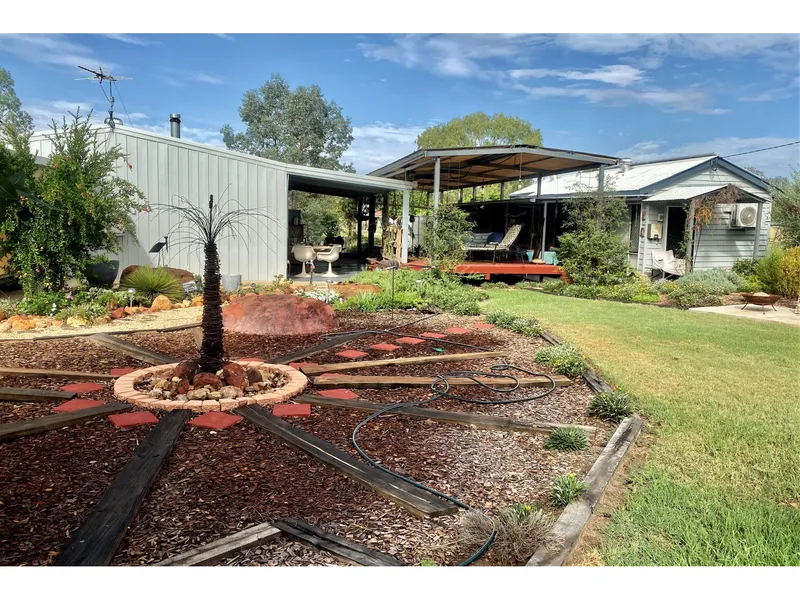 Downsize? Self sufficient? Lifestyle Opportunity, One Acre .