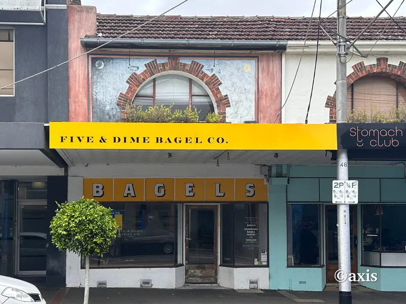 Spacious Two Level Unit in Prime Caulfield Location