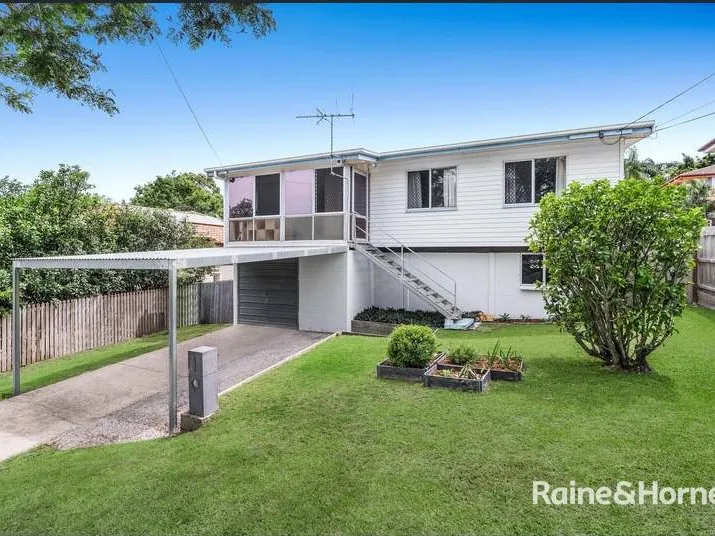 Surely to Impress in a highly sought-after pocket of Wynnum West,