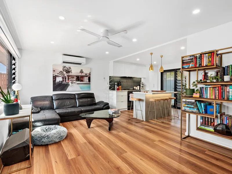 Elegance And Easy Living - Renovated Unit In Old Ocean Grove