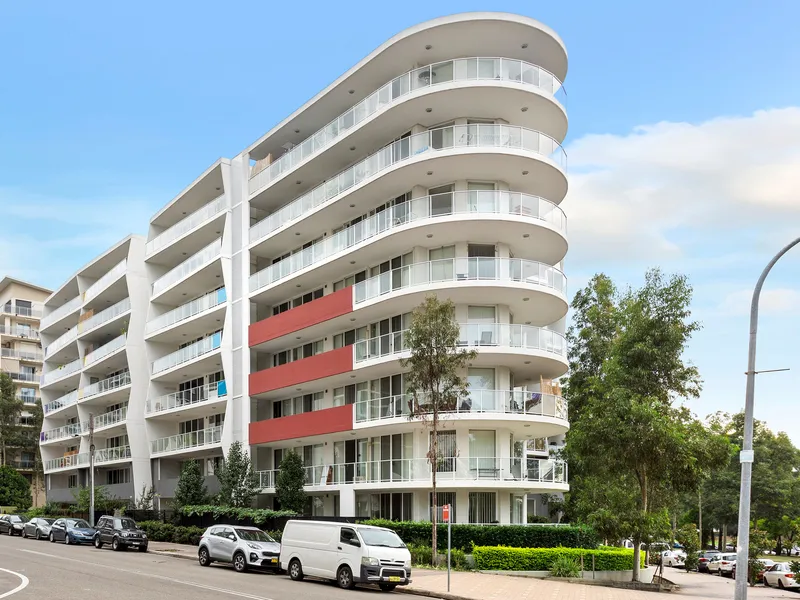 Spacious Apartment with Exceptional Views