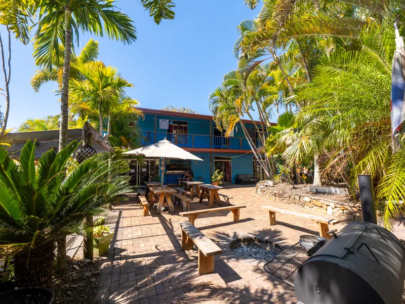 Cool Bananas Backpackers