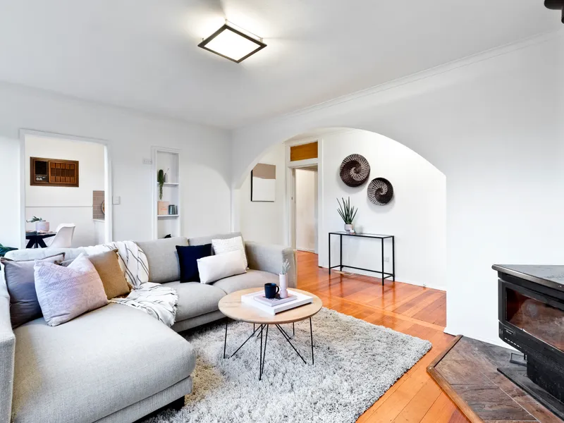 Light, bright and in a great locale