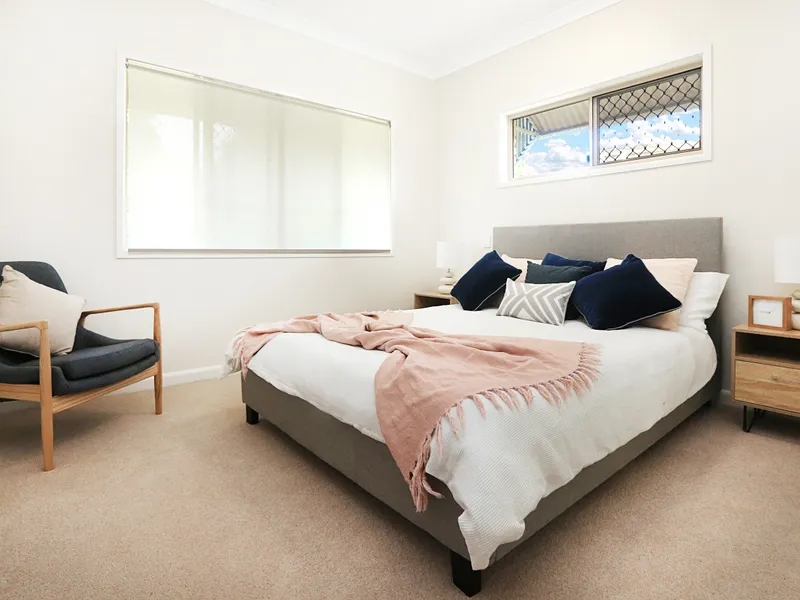 Walk to golf course and surf beach