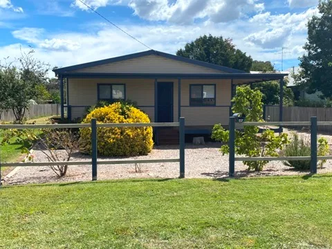 Neat Two Bedroom & Study Cottage Style Home