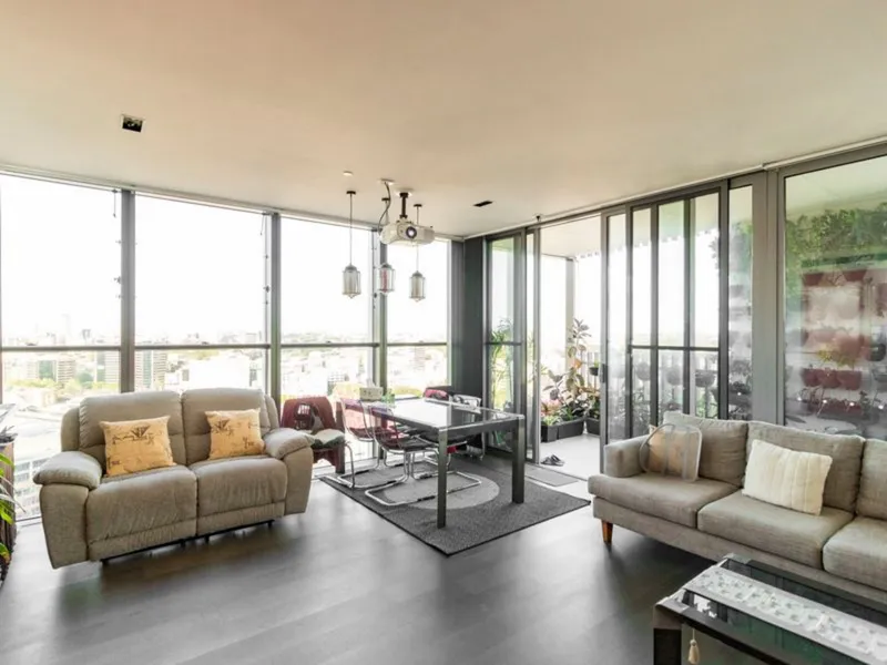 Bright and Spacious 3 Bedroom Apartment in Central Park for Sale