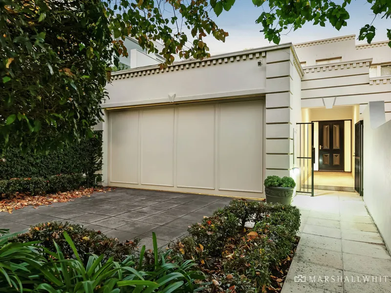 Contemporary Refinement on Scotch Hill