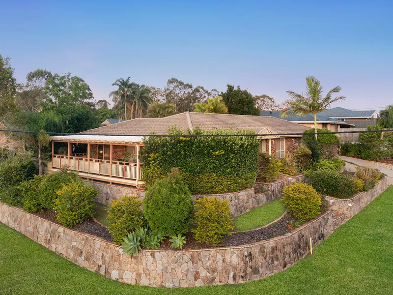 STUNNING HOME WITH VIEWS OVER THE RESERVE & THE CITY