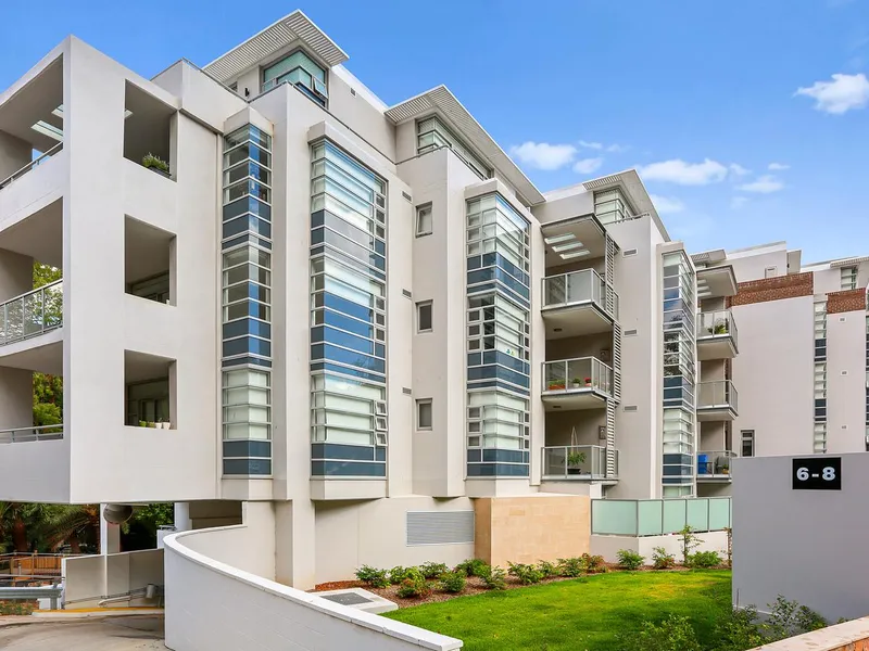 5 minutes walk to Lindfield station-- One bedroom apartment