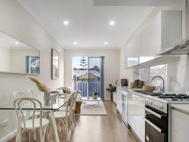 Smart Urban Style in a Fully Renovated Terrace