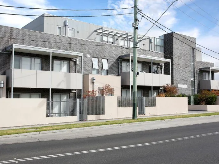 Bright, Modern and Convenient Living!